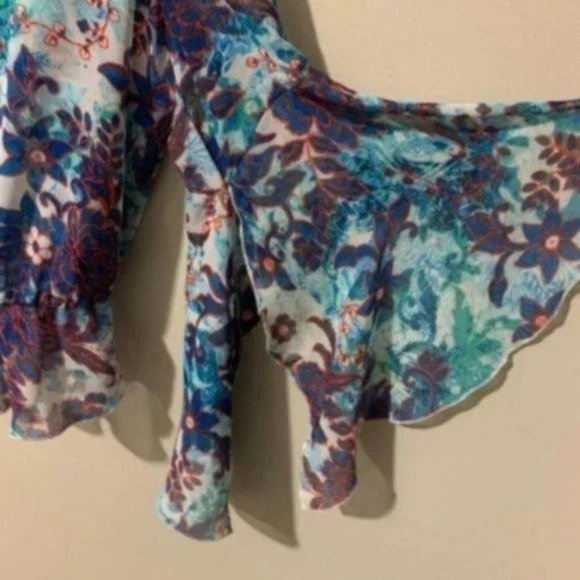 Guess blue floral print edgy and flowy crop top Size XS - Picture 4 of 12